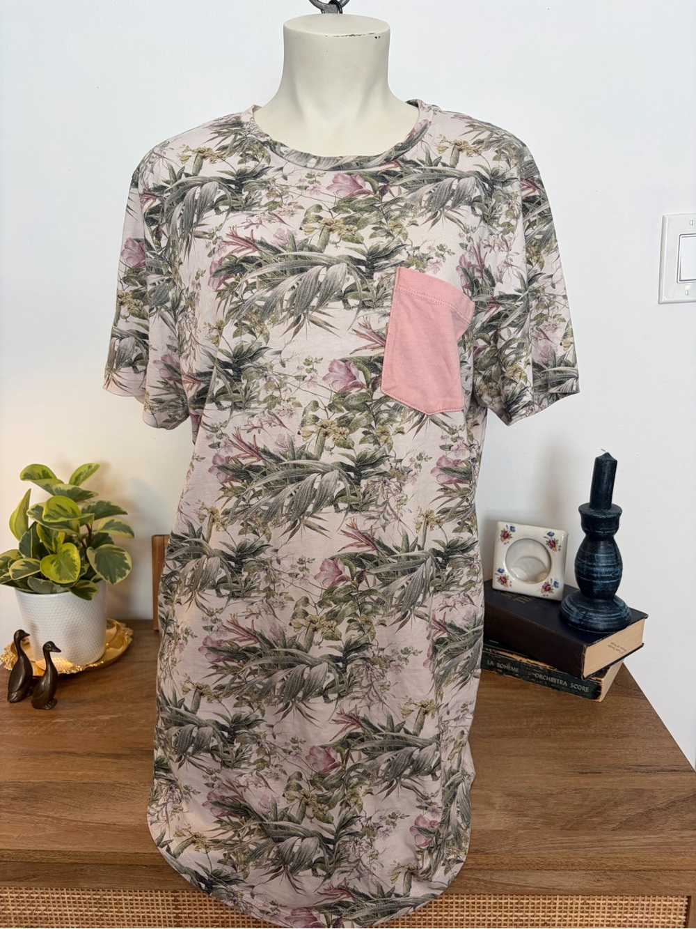 Jack & Jones Tropical Botanical Floral Pocket T-Shirt Pink Green - Men's Size L